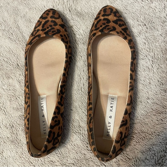 Kelly & Katie Leopard Print Ballet Flats - Picture 1 of 6
